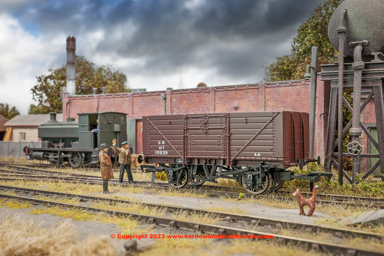 D1400 8 Plank Wagon – 10939 SR Brown Post 1936 D1400 8 Plank Wagon – 10939 SR Brown Post 1936