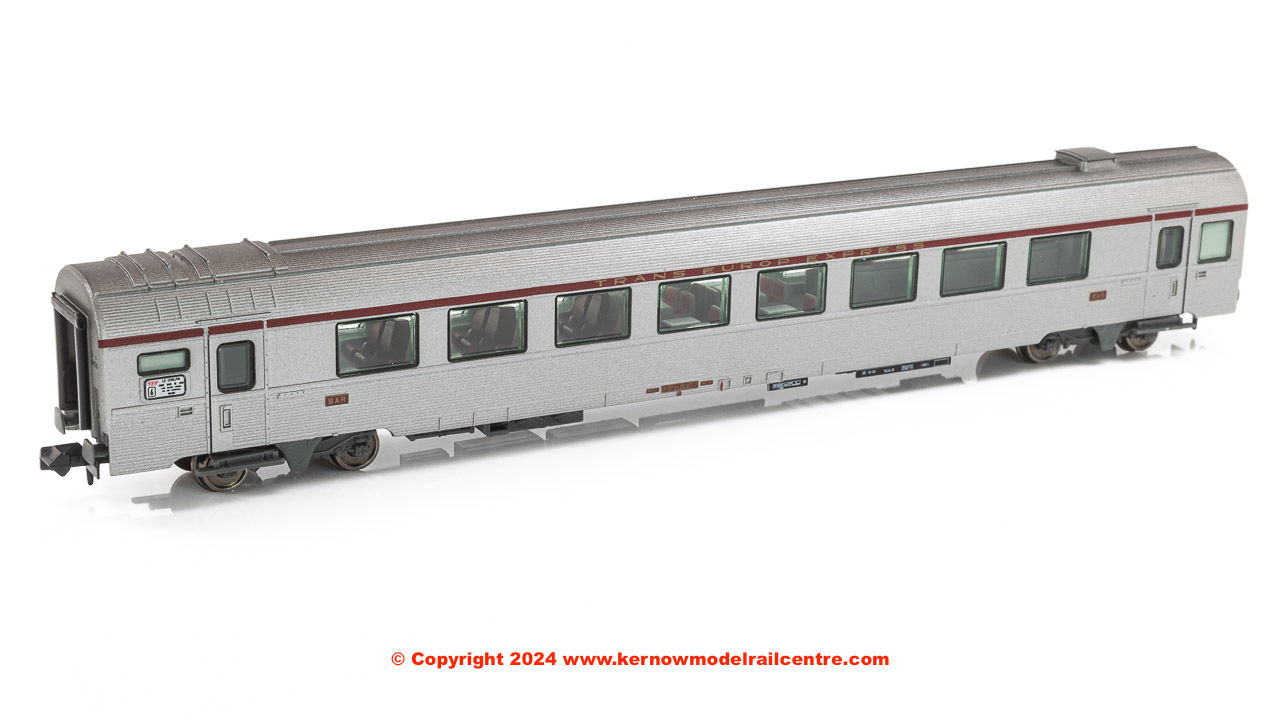 Arnold HN4443 Voiture Voyageurs TEE Cisalpin Milan-Paris, A8tu SNCF époque IV, échelle N 1/160
