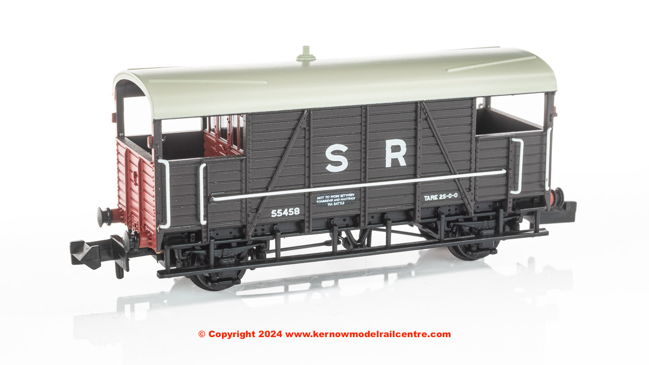 SE&CR 25T 'Dance Hall' Brake Van SR Brown SE&CR 25T 'Dance Hall' Brake Van SR Brown