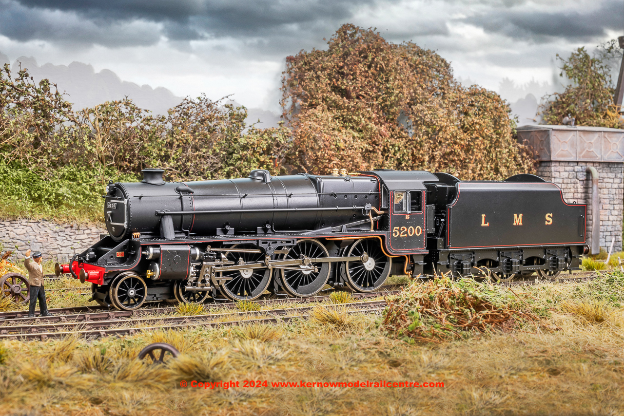 R30224 Hornby LMS Stanier Black 5 Steam Loco 5000 Image