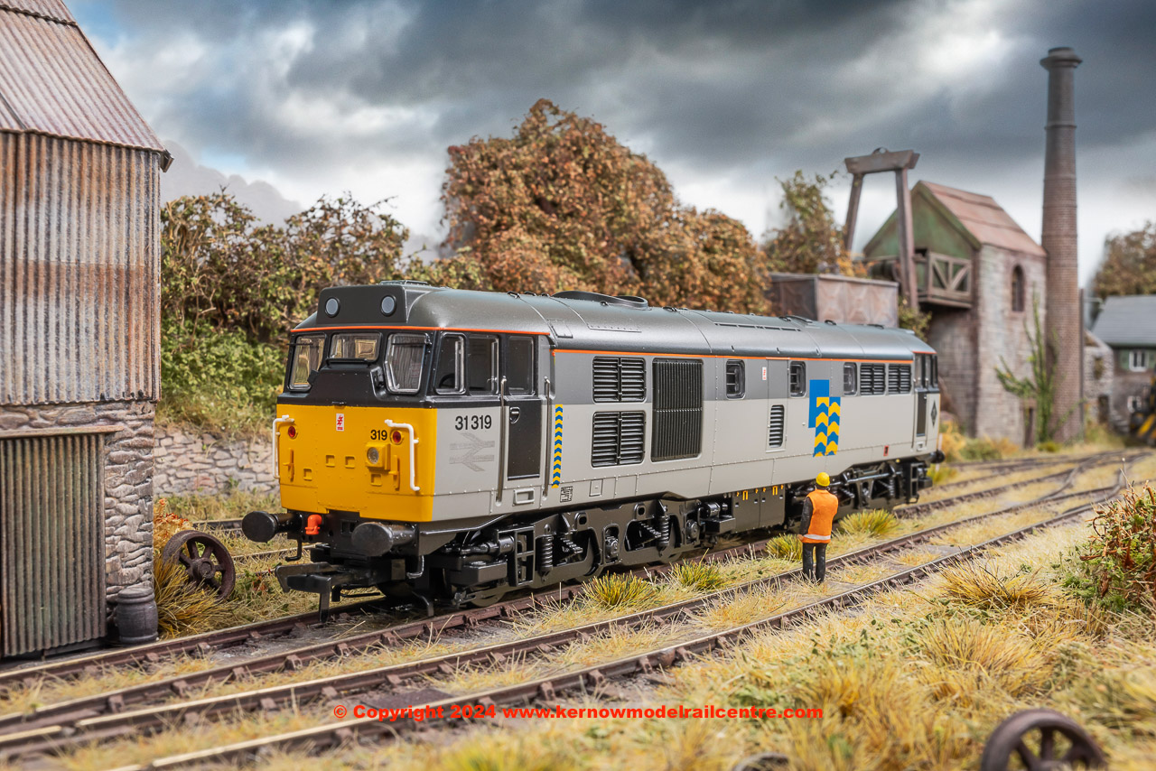 35-823SFX Bachmann Class 31 Diesel 31 319 Railfreight Image