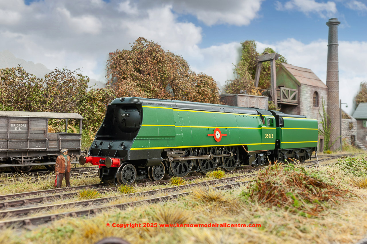 R3860 Hornby Merchant Navy Steam Loco 35012 United States Lines Image