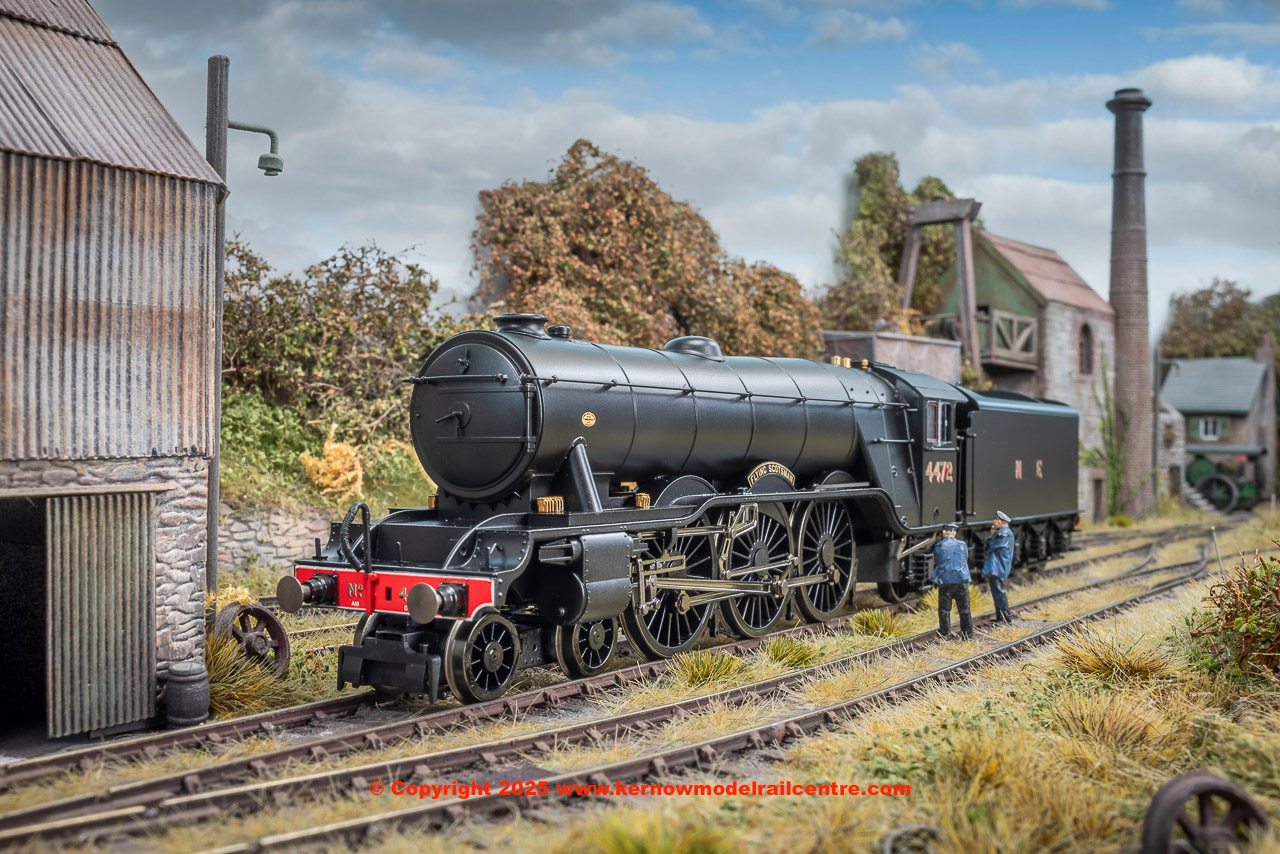 R30454 Hornby 4472 Flying Scotsman WWII 80th Anniversary Image