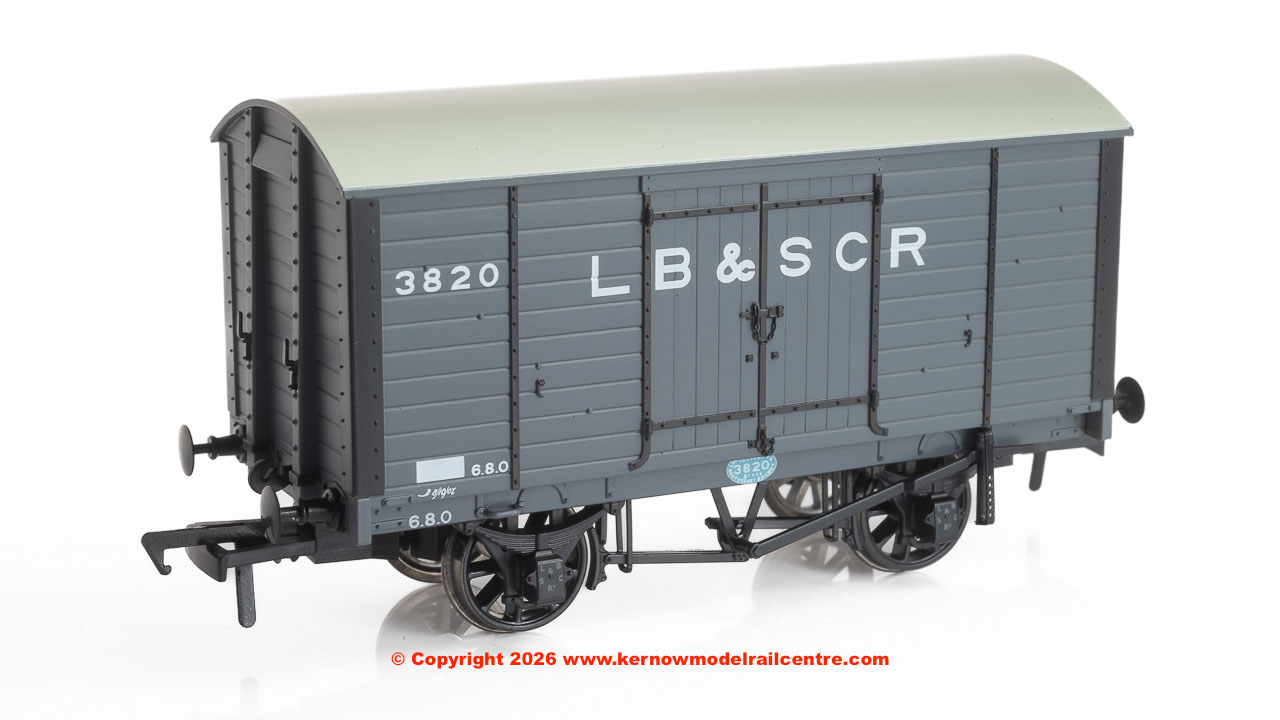 979002 Rapido LB&SCR Dia.8 Van - LB&SCR No.3820 Image