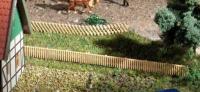 44626 Auhagen N Trellis and pale fencing. 900mm long