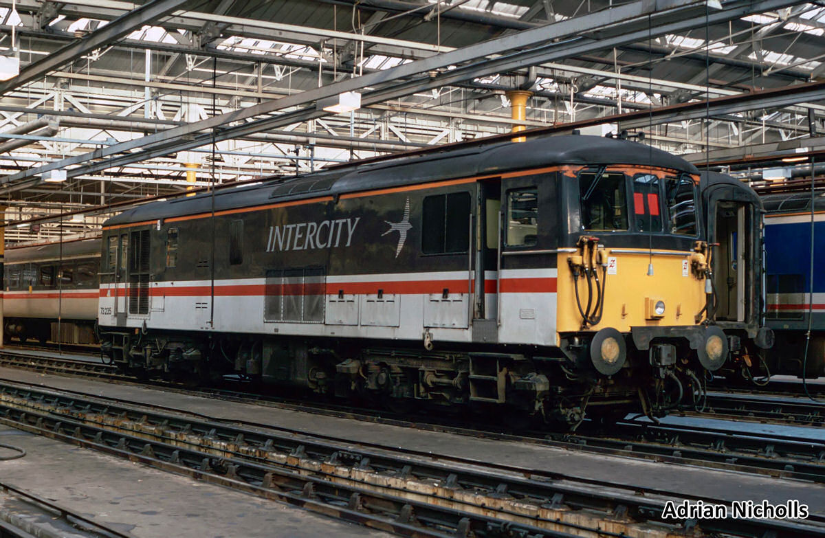 GM2210209 Dapol Class 73/2 Electro-Diesel Locomotive number 73 235 in Intercity Swallow livery