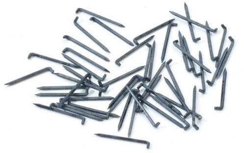 IL-13 Peco rail spikes chemically blackened (Pack of approx 400)