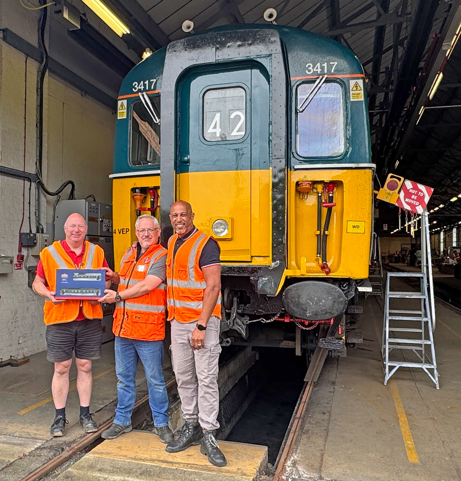 KMRC support SETG 4-Vep 3417 with donated 4-TC models
